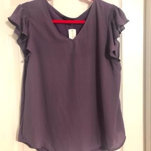NWT Papermoon Lavender blouse with ruffled sleeves. Size medium.